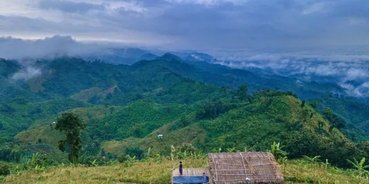 সমুদ্রপৃষ্ট থেকে আনুমানিক ১৬০০ ফুট উচুতে